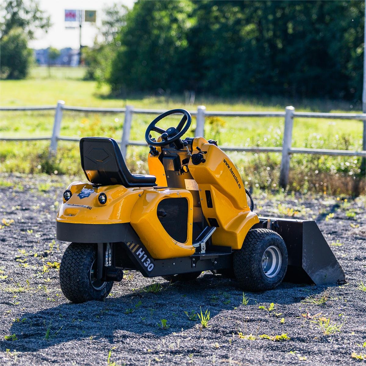 Heracles H130 0.4Ton Front End Mini Wheel Loader Factory OEM Construction Garden Import Yuchai Diesel Engine 5 Ton Rated Bucket