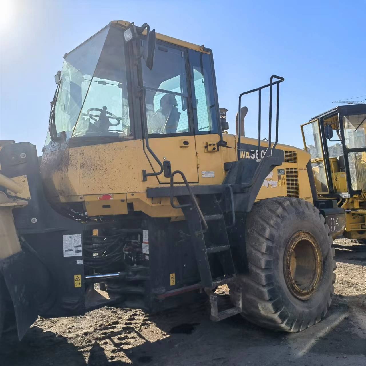 Mining loading 3.3 cbm used komatsu wa380-6 wheel loaders japan made 380 loader wa380
