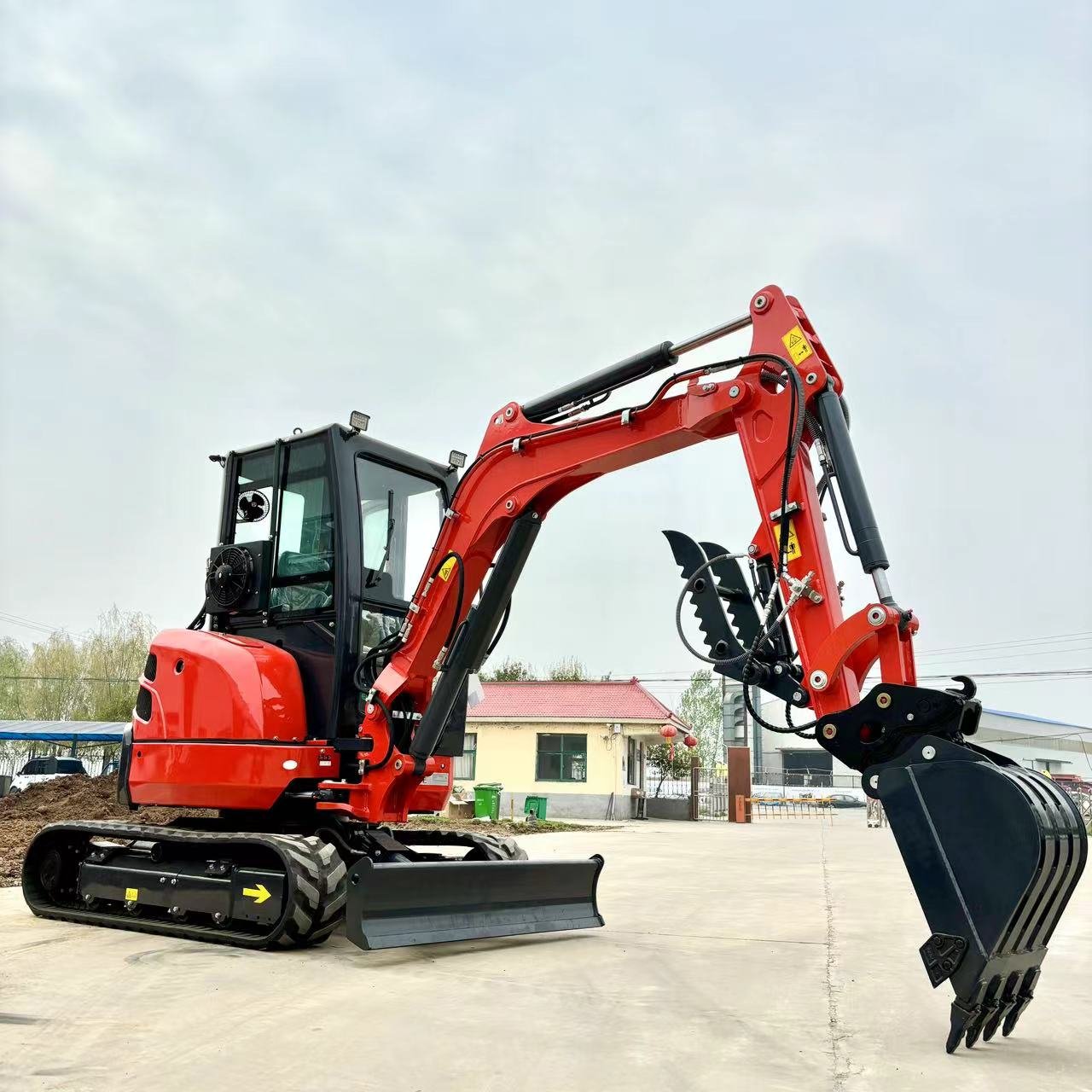 Fast Shipping mini excavator 2.5 ton 3.5ton USA engine used mini rubber track excavator for household working