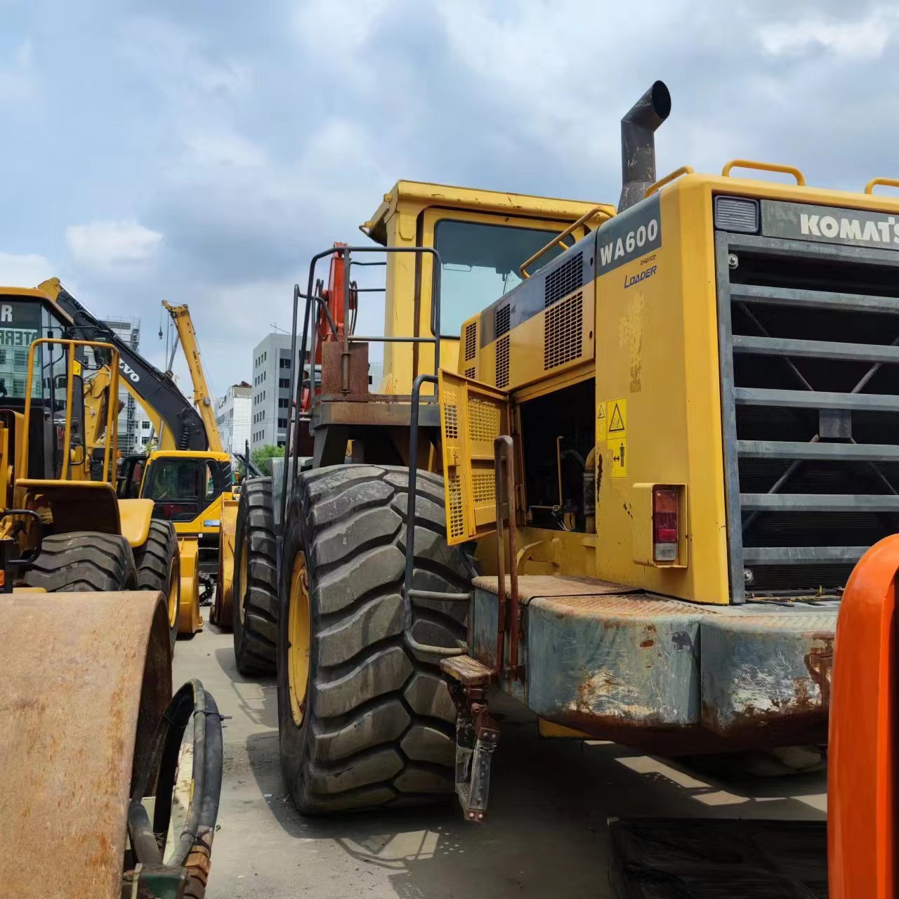 Komatsu Wa600-3 Wheel Loader 12 Ton Front End Loader Japan Made Original Price Low wa600 980 cheap loader