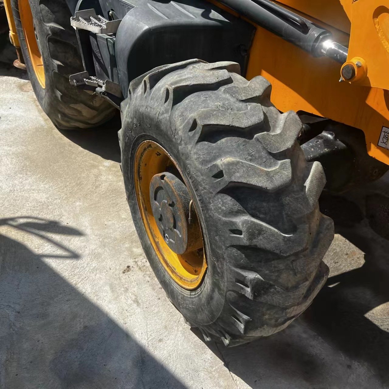 Hot selling second-hand backhoe loaders JCB 3CX with a small quantity in stock and low prices on sale