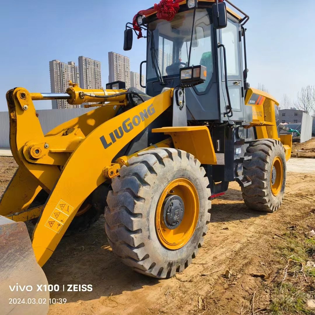 Liugong New Mini Loader CLG835H With Yuchai engine 3Ton Earth Moving Machine