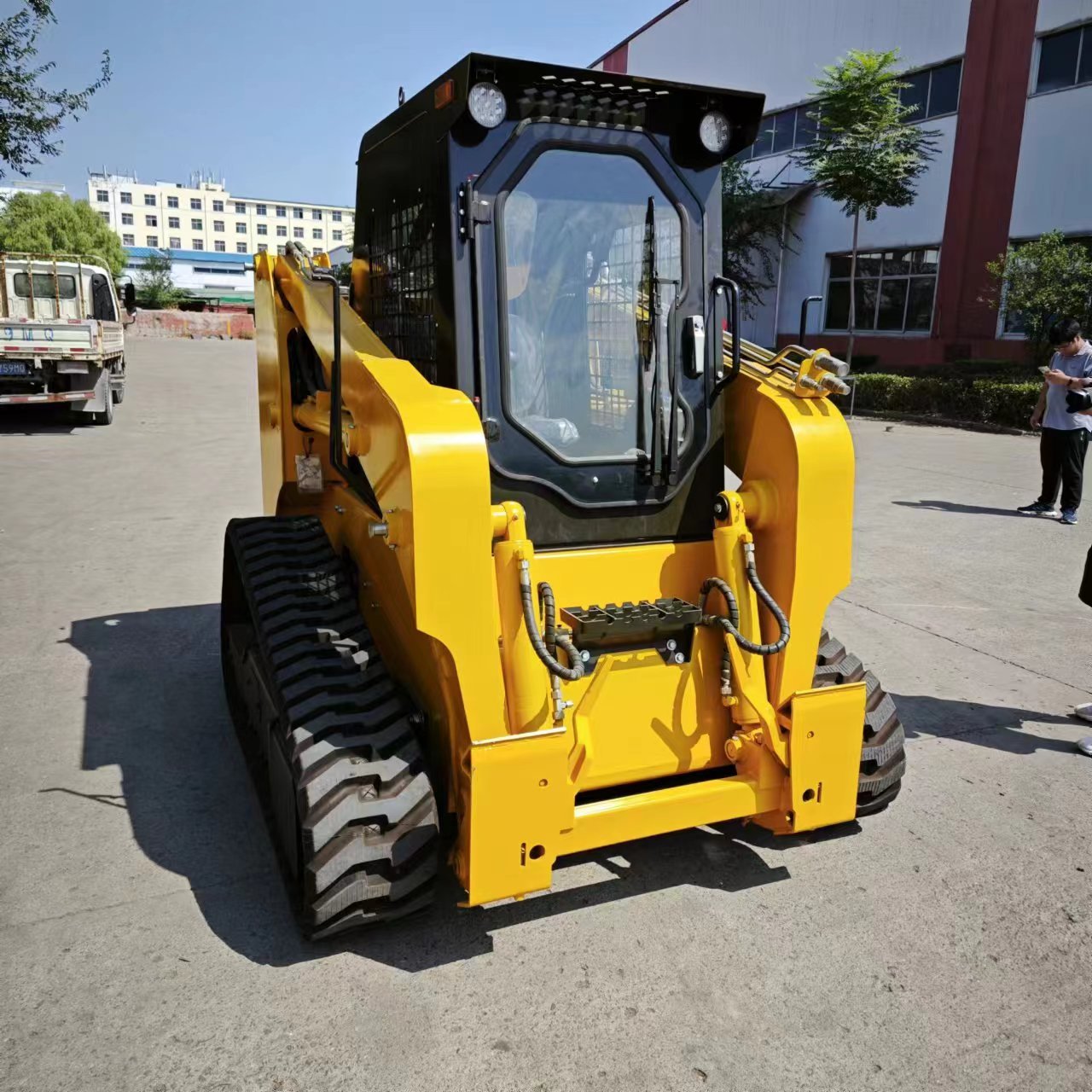 Chinese mini skid steer EPA diesel engine ride on skid steer with track used for brush cutter forest mulcher