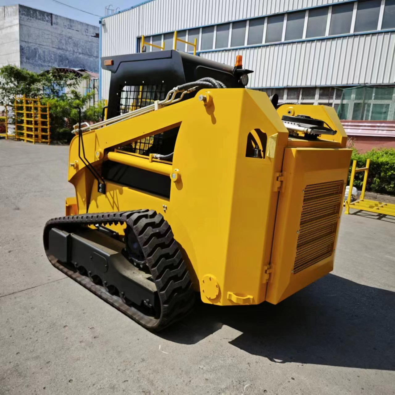 Chinese mini skid steer EPA diesel engine ride on skid steer with track used for brush cutter forest mulcher