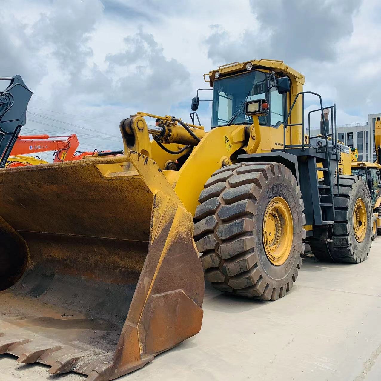 Used large Komatsu WA600-3 Wheel Loader Wheel WA600 WA500 WA600-6 Loader in good condition for sale Large front end loader