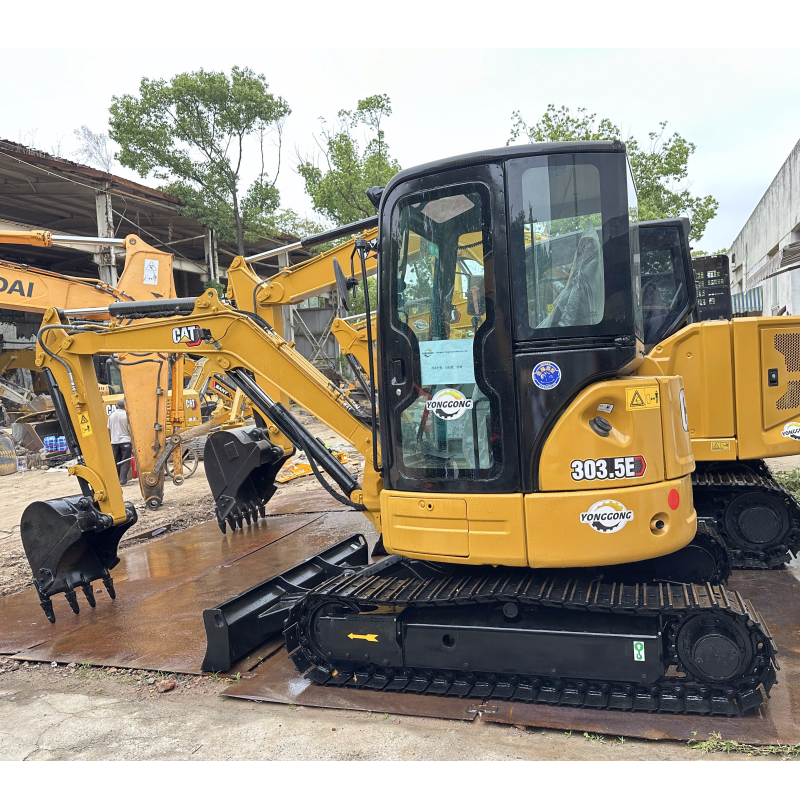 Japan for sale low price 3.5 TON crawler excavators CAT used excavator 303.5ECR Mini Caterpillar High Quality