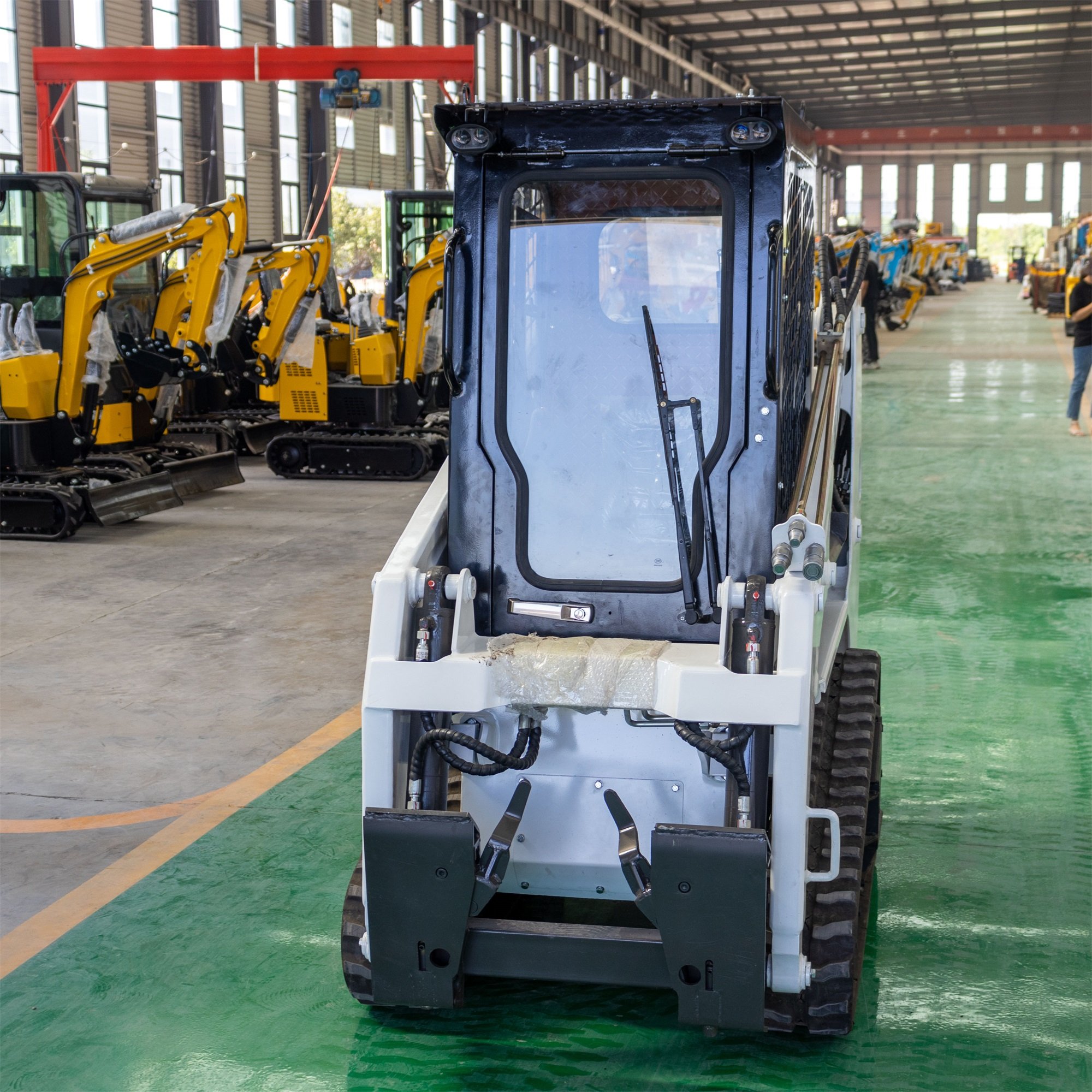 Mini Skid Steer Loader Mini Crawler Tracked Wheel Skid Steer Loader With Attachment from China factory