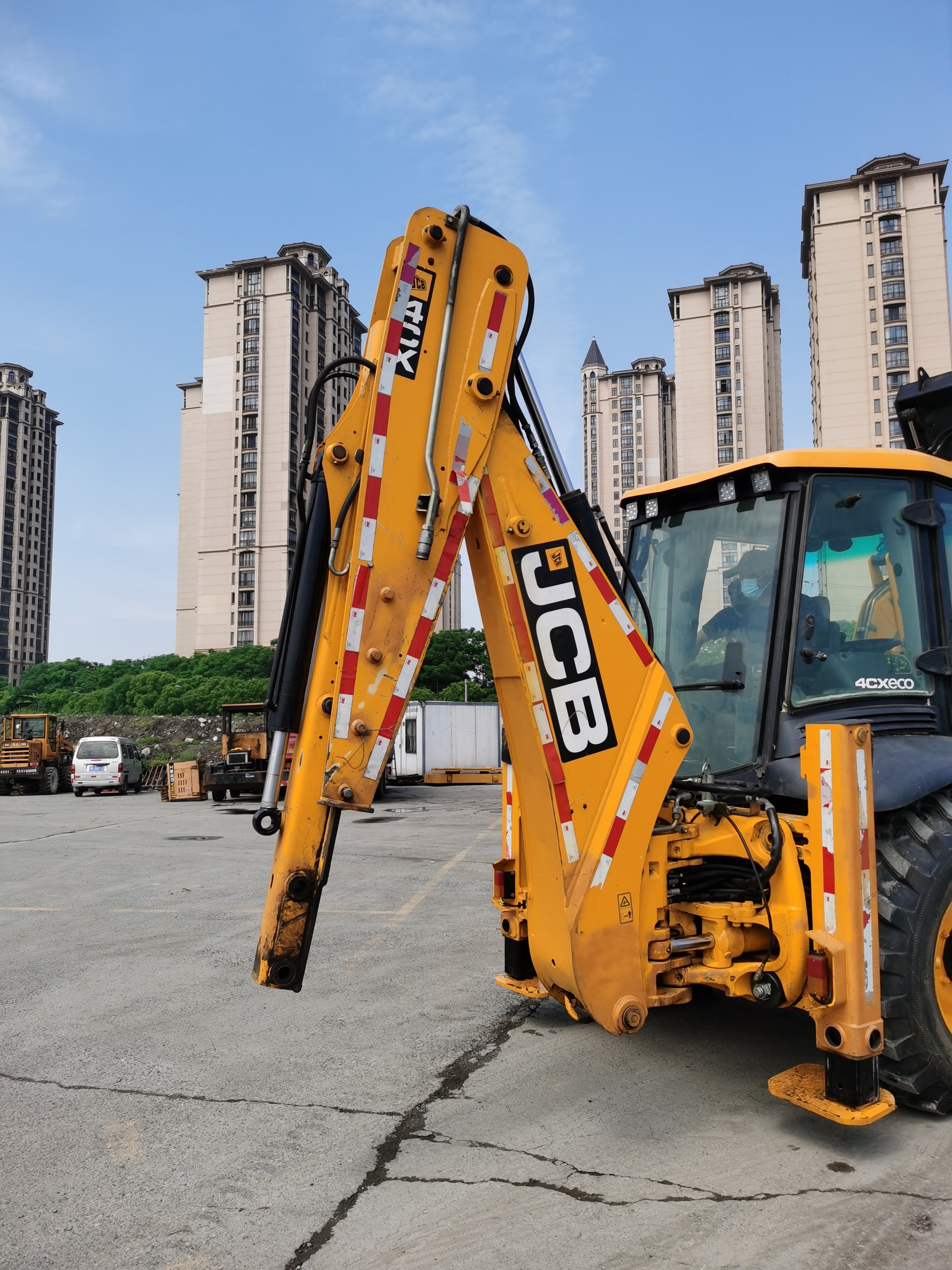 used backhoe loader JCB 4CX with low working hours secondhand backhoe loader jcb 4cx tlb loader and digger