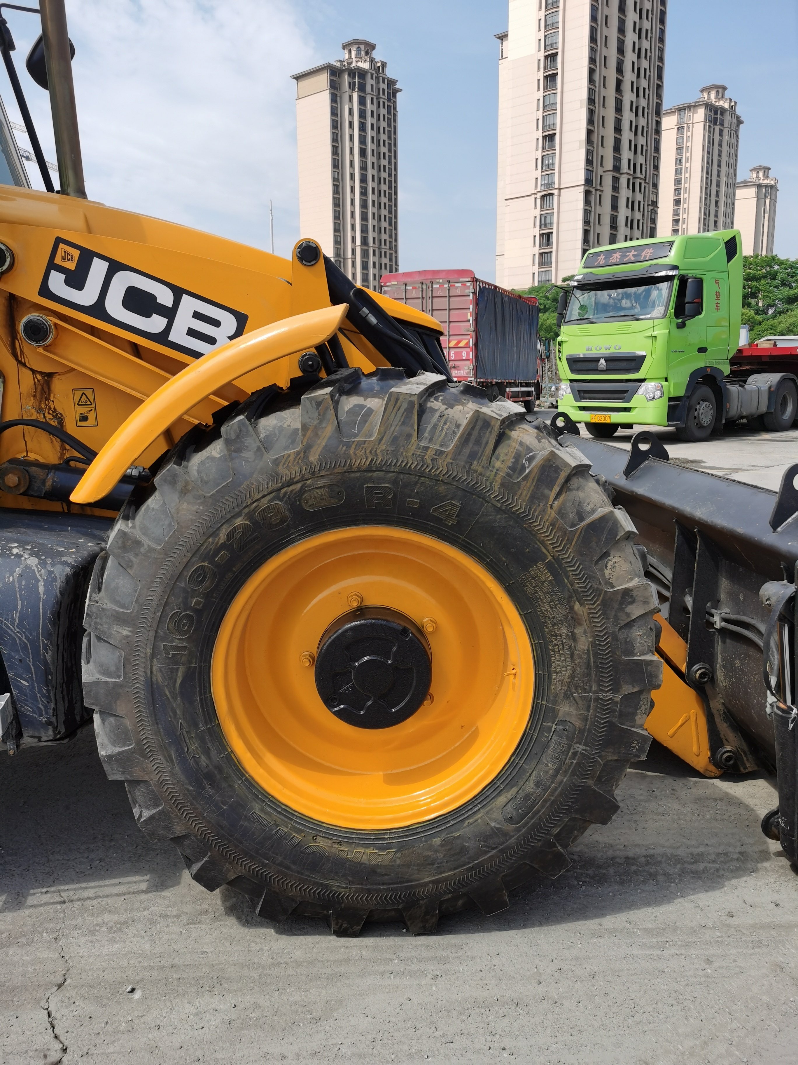 used backhoe loader JCB 4CX with low working hours secondhand backhoe loader jcb 4cx tlb loader and digger