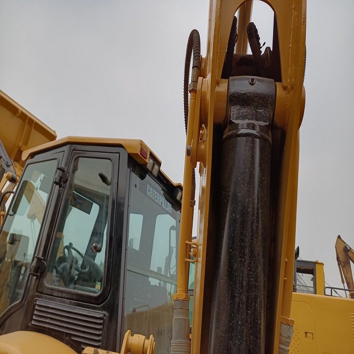 32ton Large Crawler Hydraulic Dismantler for Used Vehicle Car Auto Scrapped Vehicle for Sale