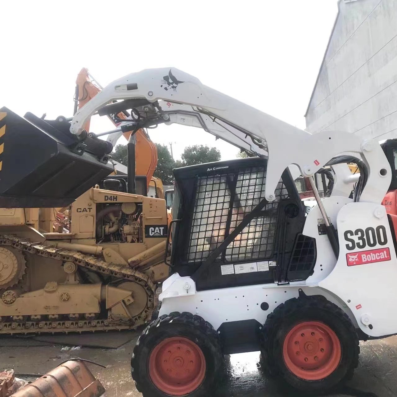Sale of high quality S300 with original parts second hand S300 used mini small wheel skid steer loaders