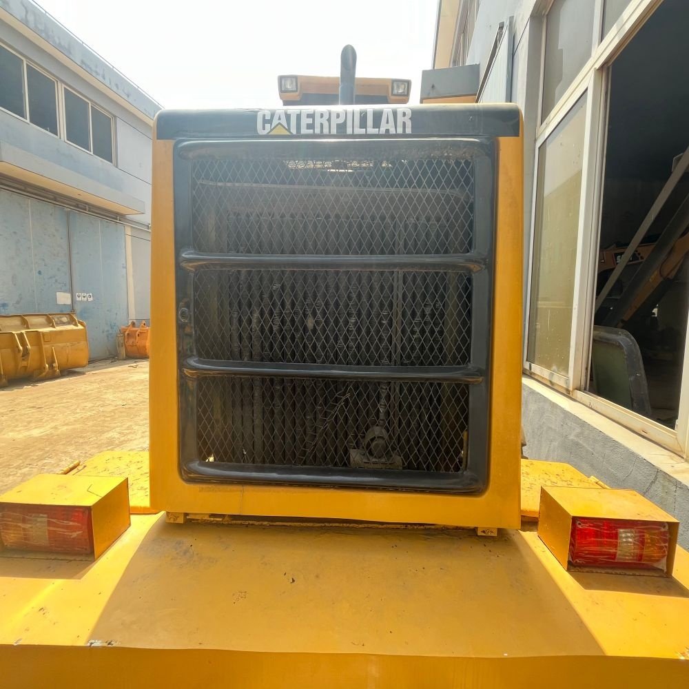 Used Caterpillar CAT966H Wheel Tractor Loader Good Condition Imported from Japan. 6 Ton Rated Load 2 Ton Load Gearbox