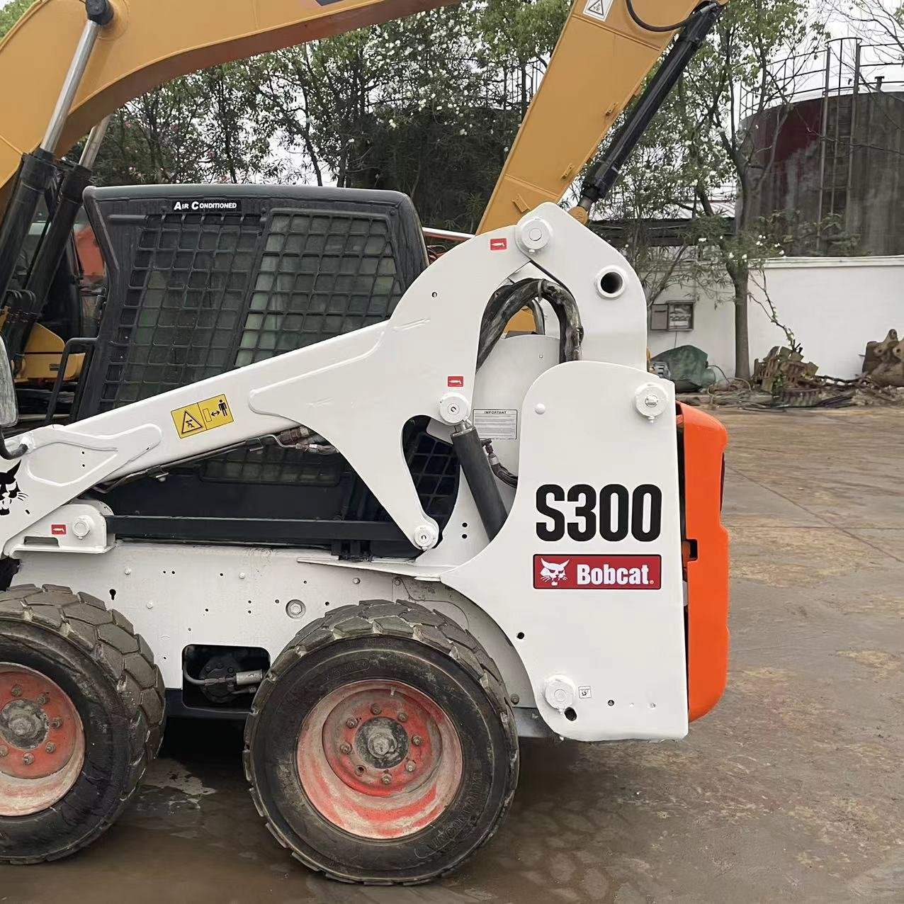 HOTSELLING Second Bobcat Skid Steer Loader Bobcat S300 Caterpillar Front Loader Mini Loader Wheels Original Excavator 1000hours