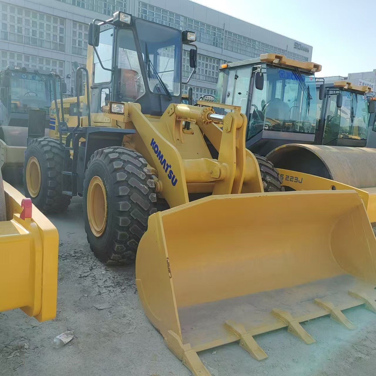 komatsu loader wa380 wa320 machinery for sale used japan komatsu 6 ton 5 ton loader excellent performance