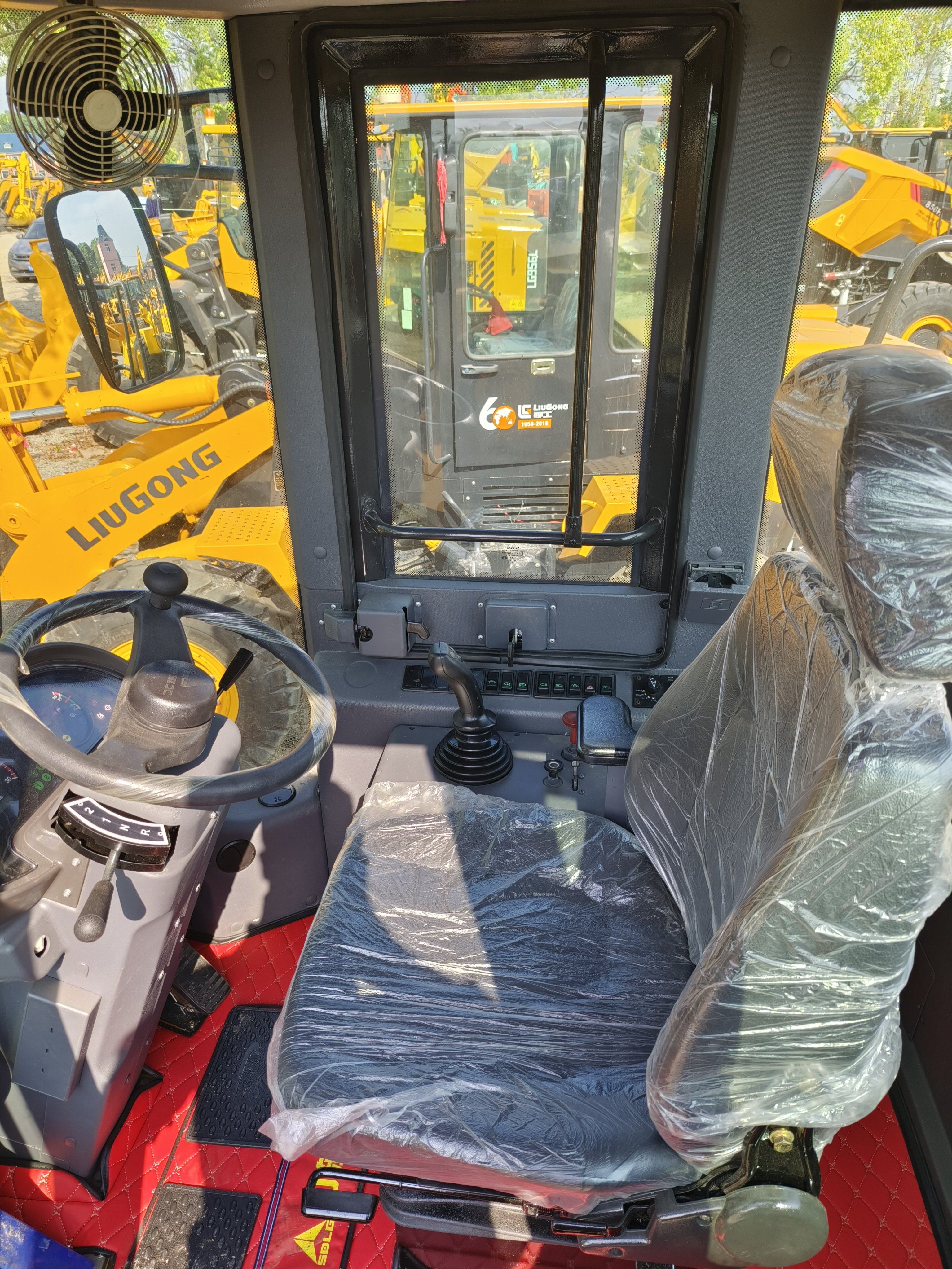 Used SDLG L956F wheel excavator front loader 90%new