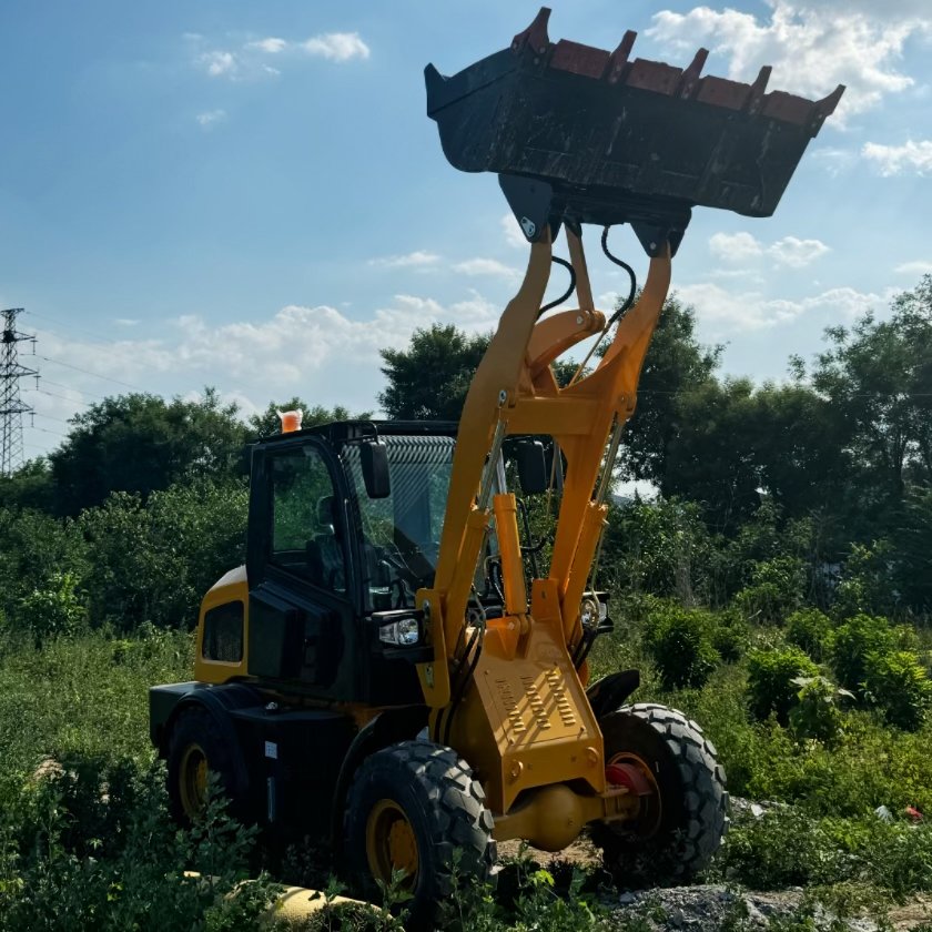 Best Selling Yesbetter Mini Wheel Front Loader 1.5T 1.6T 4x4 Articulated Small Diesel Engine Tractor Loader Used Condition PLC
