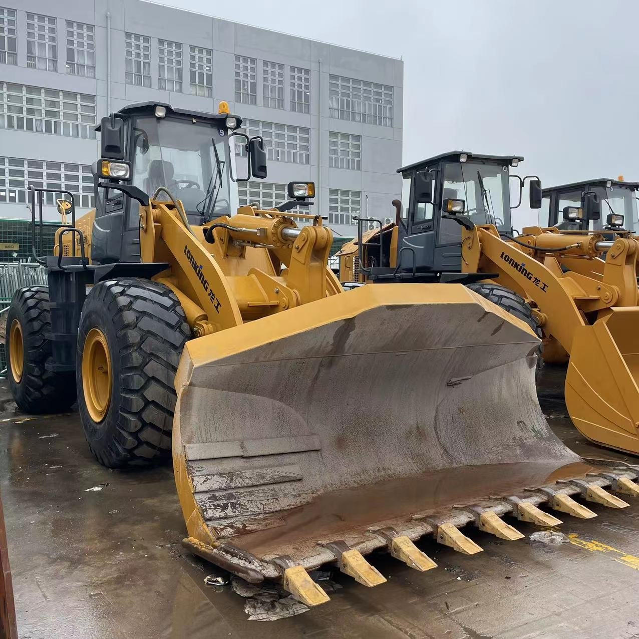 Sell Lonking LG855N second hand loader low price powerful engine