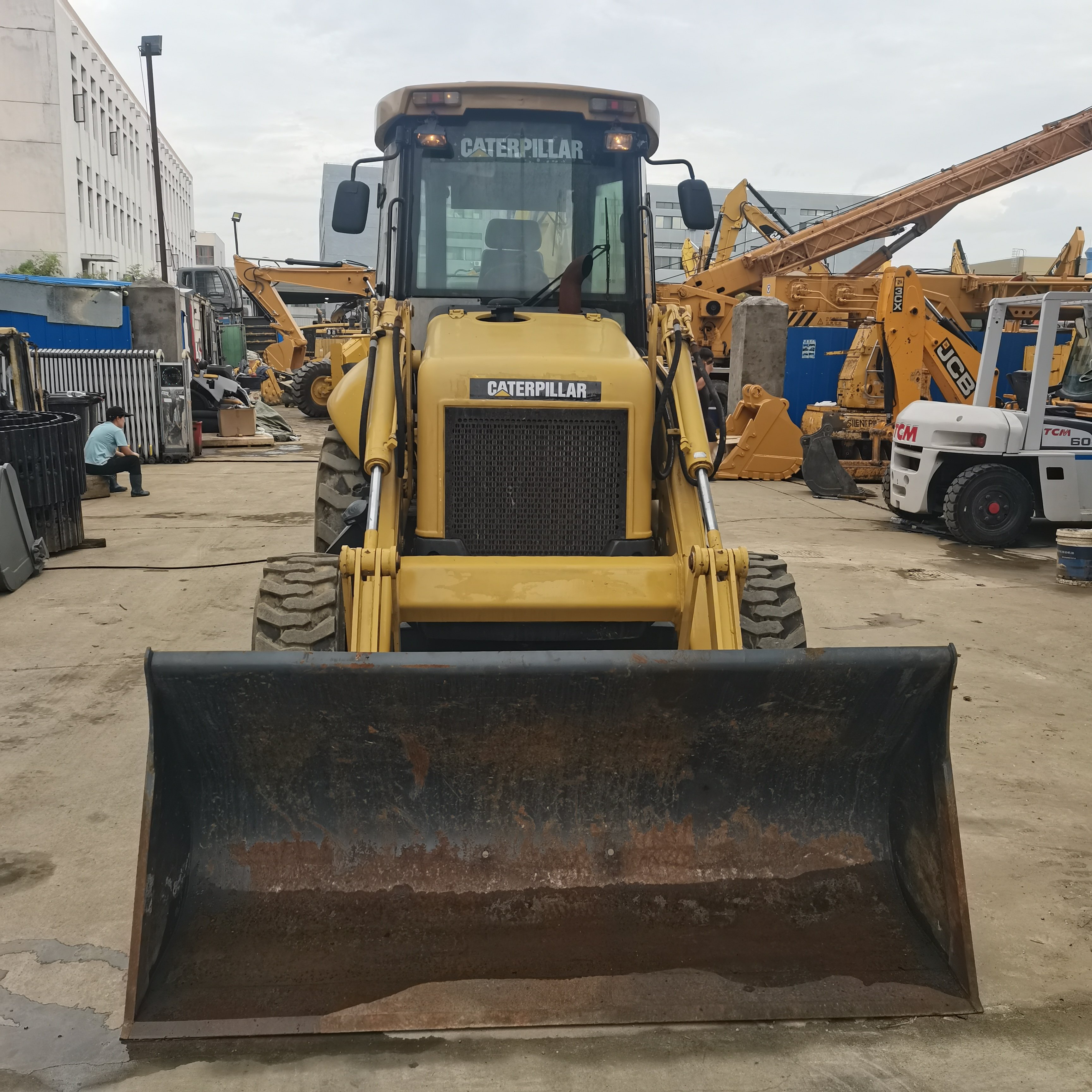 Used cat420f backhoe loader