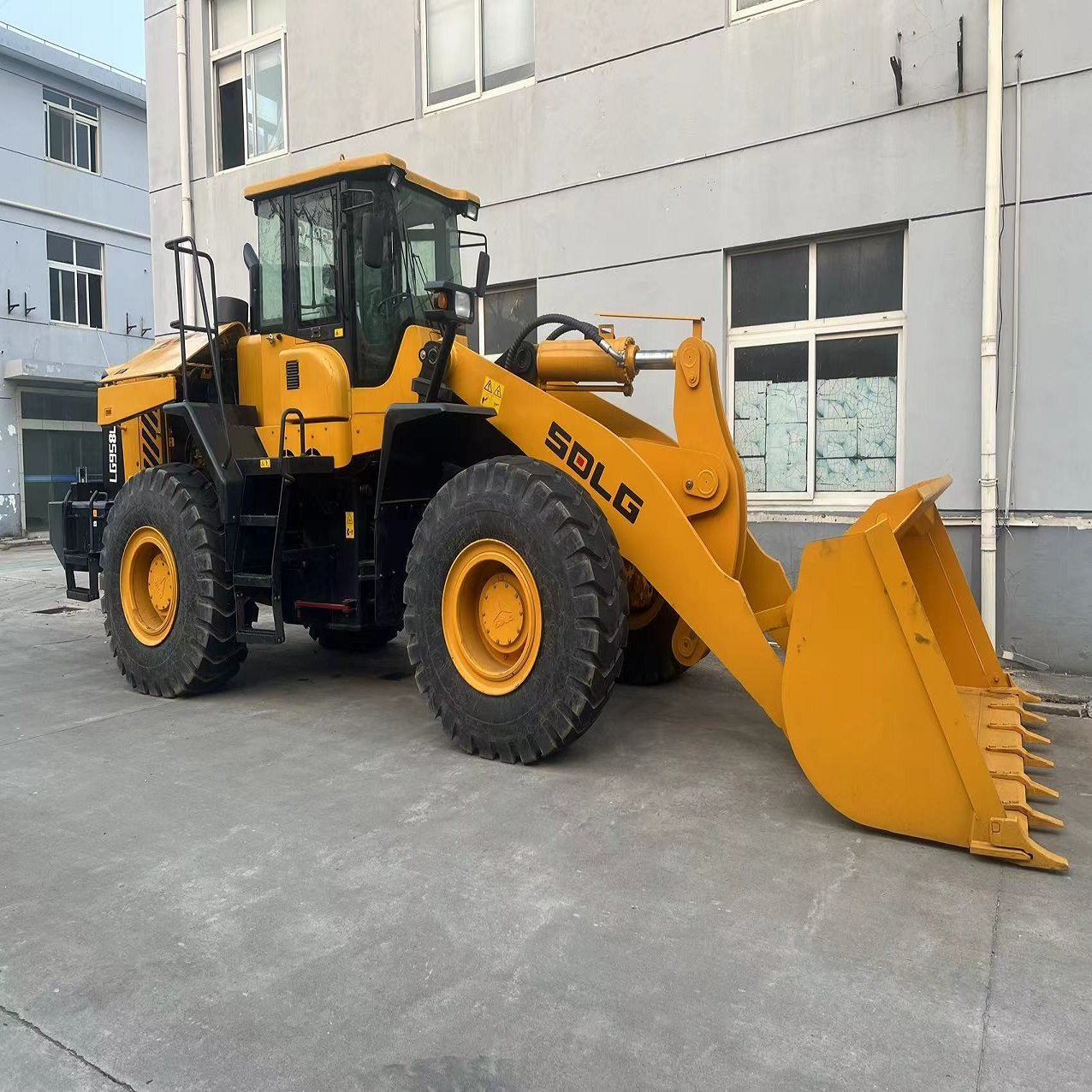 Year 2022 Low Hour Sdlg Wheel Loader For Sale Second Hand Used Wheeled Loader SDLG LG958L LG956 LG936 cat Engine ZF Gear Box