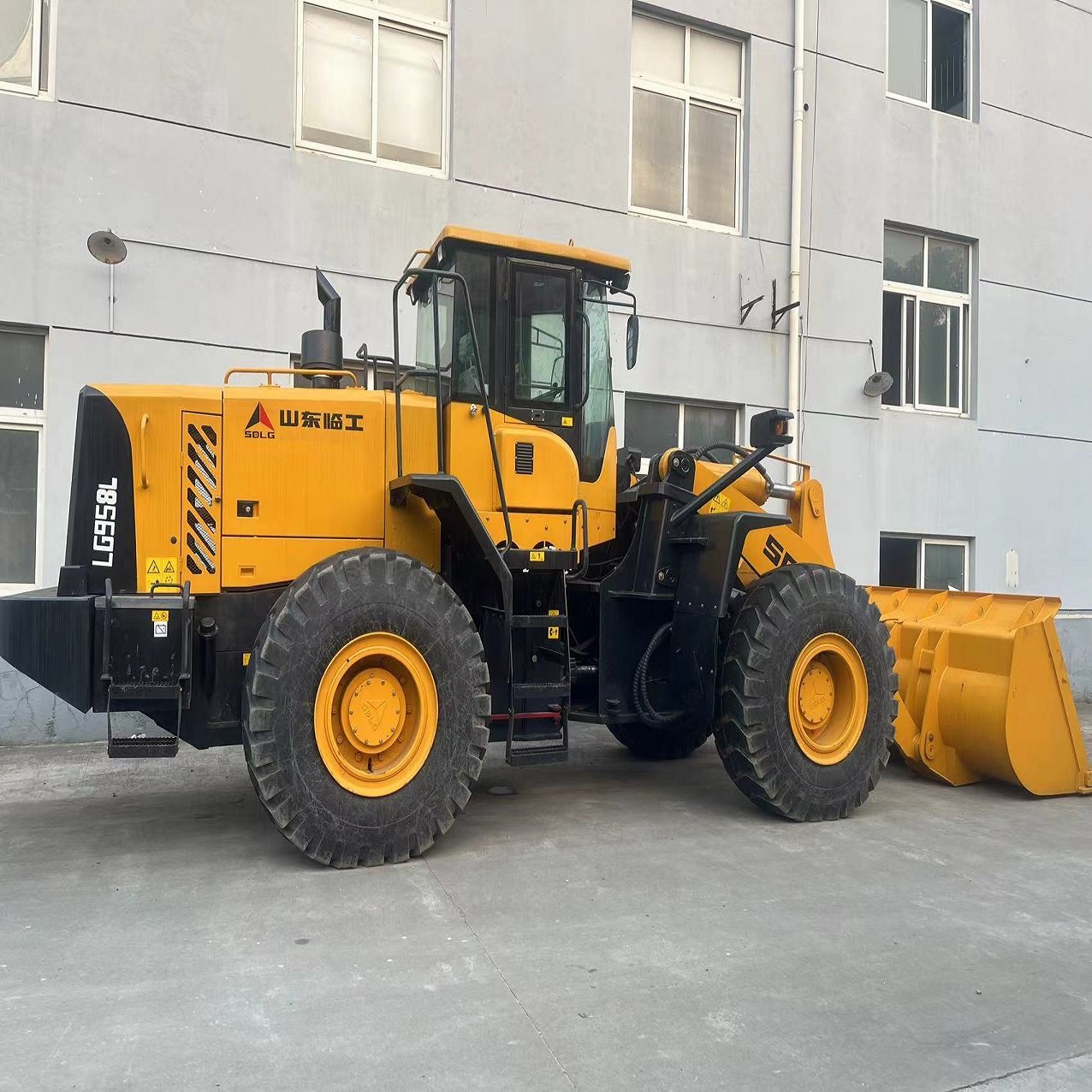 Year 2022 Low Hour Sdlg Wheel Loader For Sale Second Hand Used Wheeled Loader SDLG LG958L LG956 LG936 cat Engine ZF Gear Box