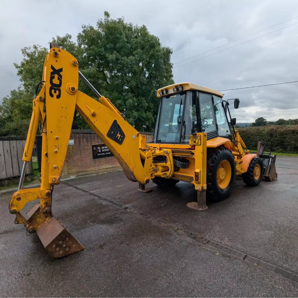 USED JCB 3CX 4WD DIGGER