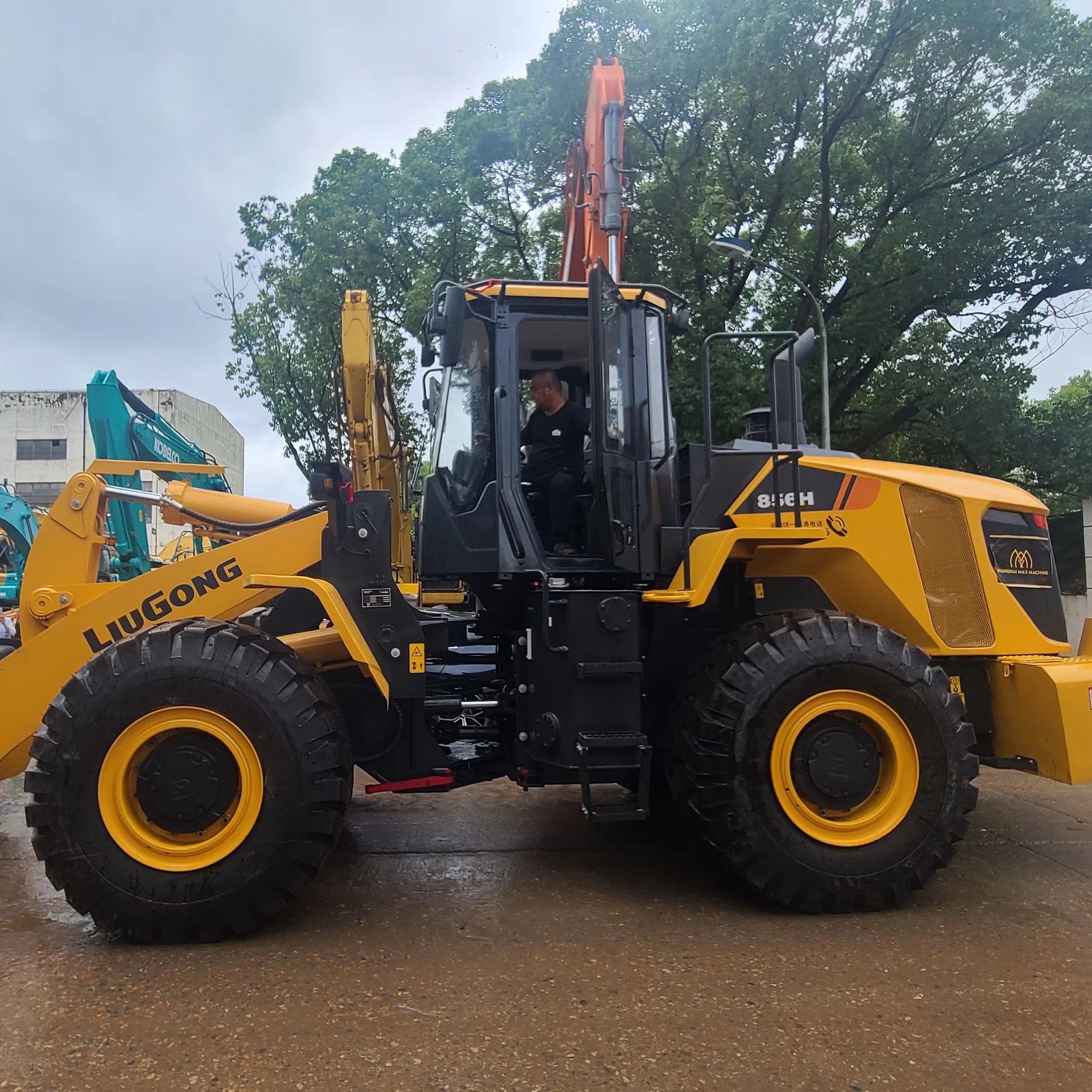 Liugong 856 2023 Second-Hand Wheel Loader Good Condition Hydraulic 20 Ton Earthmover Heavy Machinery Front Loader Bucket 5 Ton