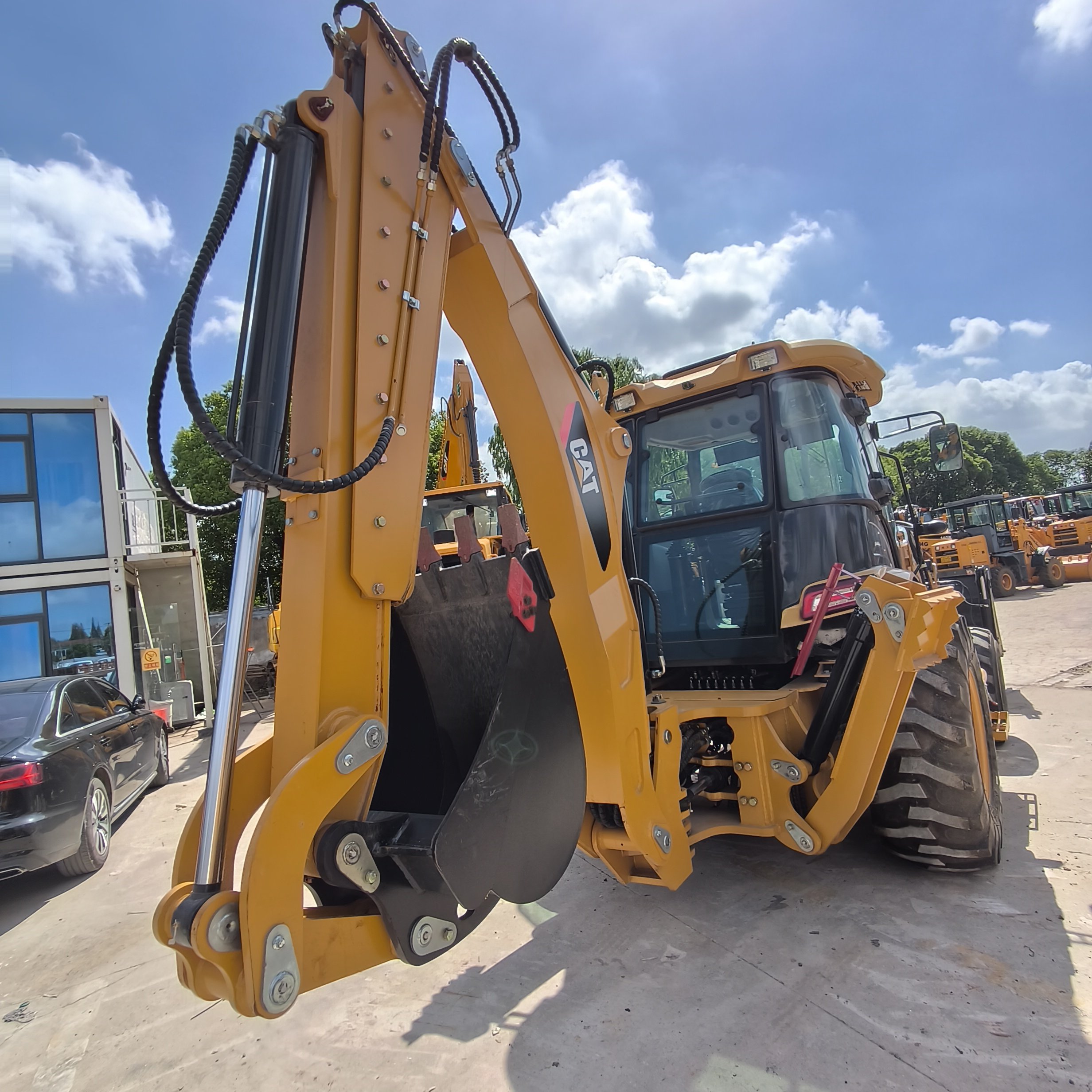 The used CAT 420F backhoe loader for sale in China.Imported original Caterpillar engine and very cheap price