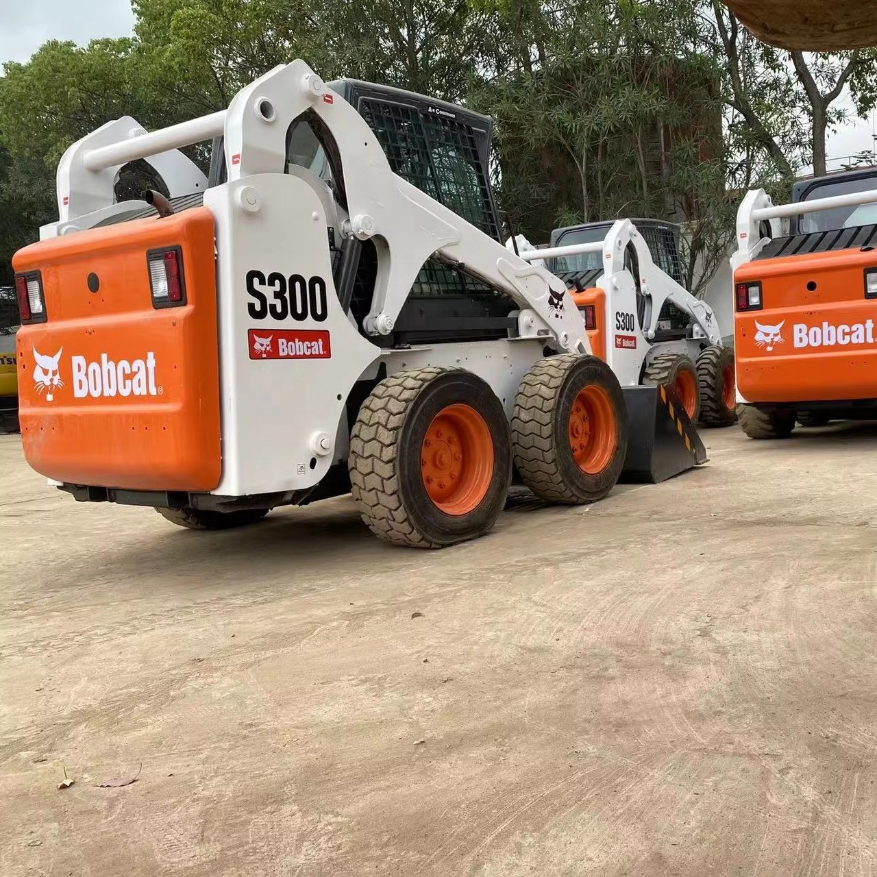 Mini used loaders Used Powerful Performance Bobcat S300 S160 S185 S300 Small Skid Steer Loader With Shovel Bucket