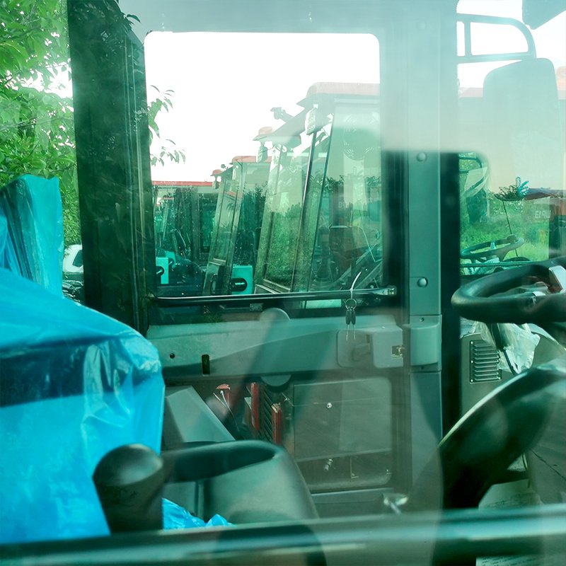 Kohler 4x4 Front Loader Tractor Used Earth Moving Equipment 2 Ton Load Capacity Cheap Price Bucket Pump Gearbox Bearing Core