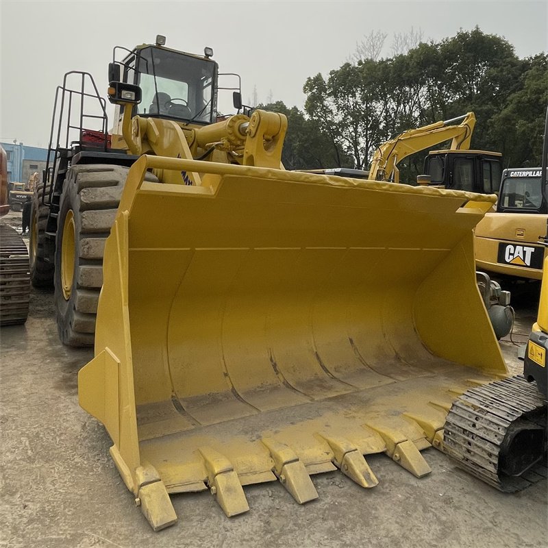 Machine in good condition used original loader Komatsu WA600-3 for sale.