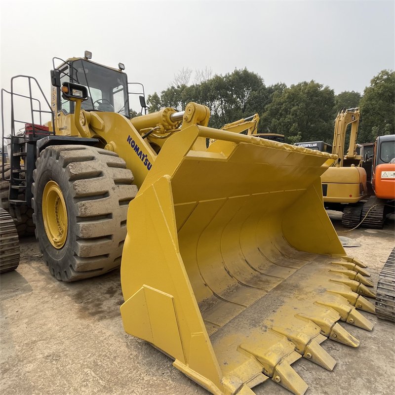Machine in good condition used original loader Komatsu WA600-3 for sale.