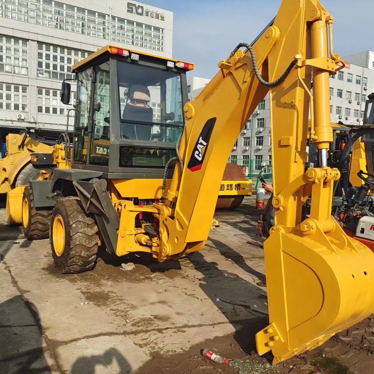 Good condition 2022 Used Caterpillar CAT 420F Backhoe Loader 5ton 336HP Cummins Engine Farm Use efficiently Excavator Loader