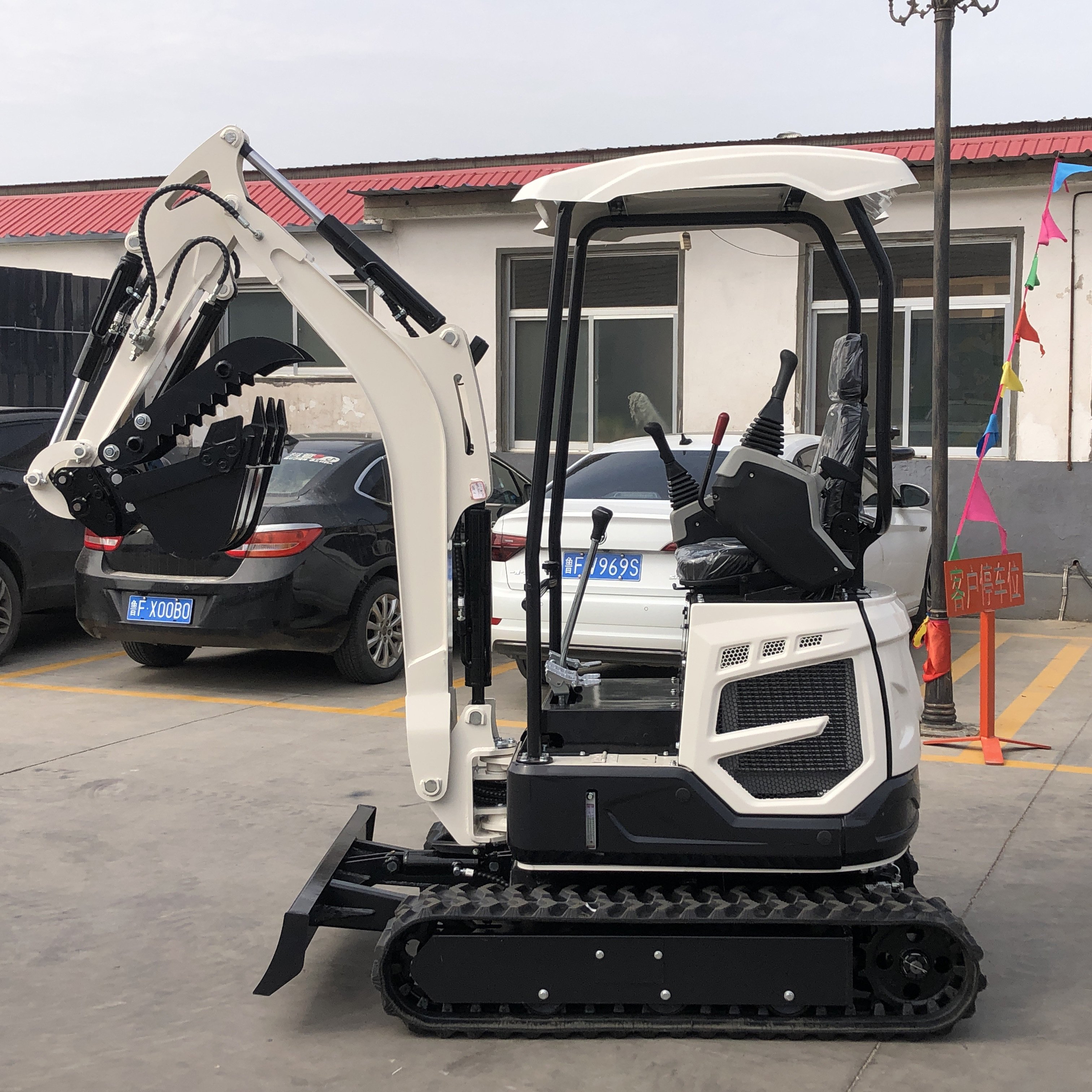 Fast Shipping strong power quality mini excavator USA engine used mini digger side swing new crawler small excavator machine