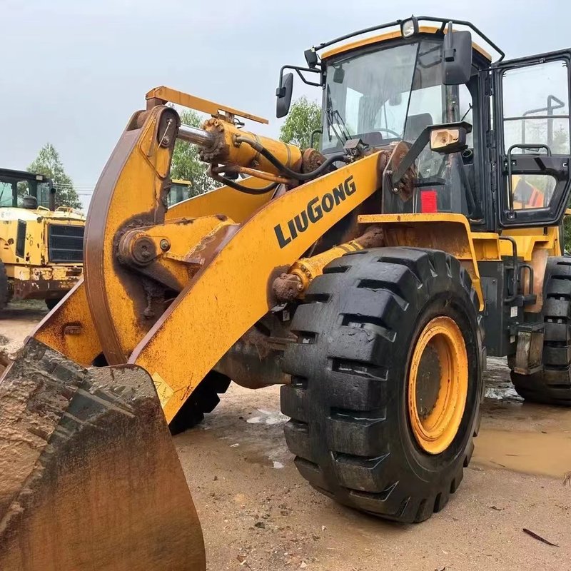 Chinese brand LIU GONG. Used cheap Liugong 860 LG862H wheel loader. Rated load 5 tons 6 tons