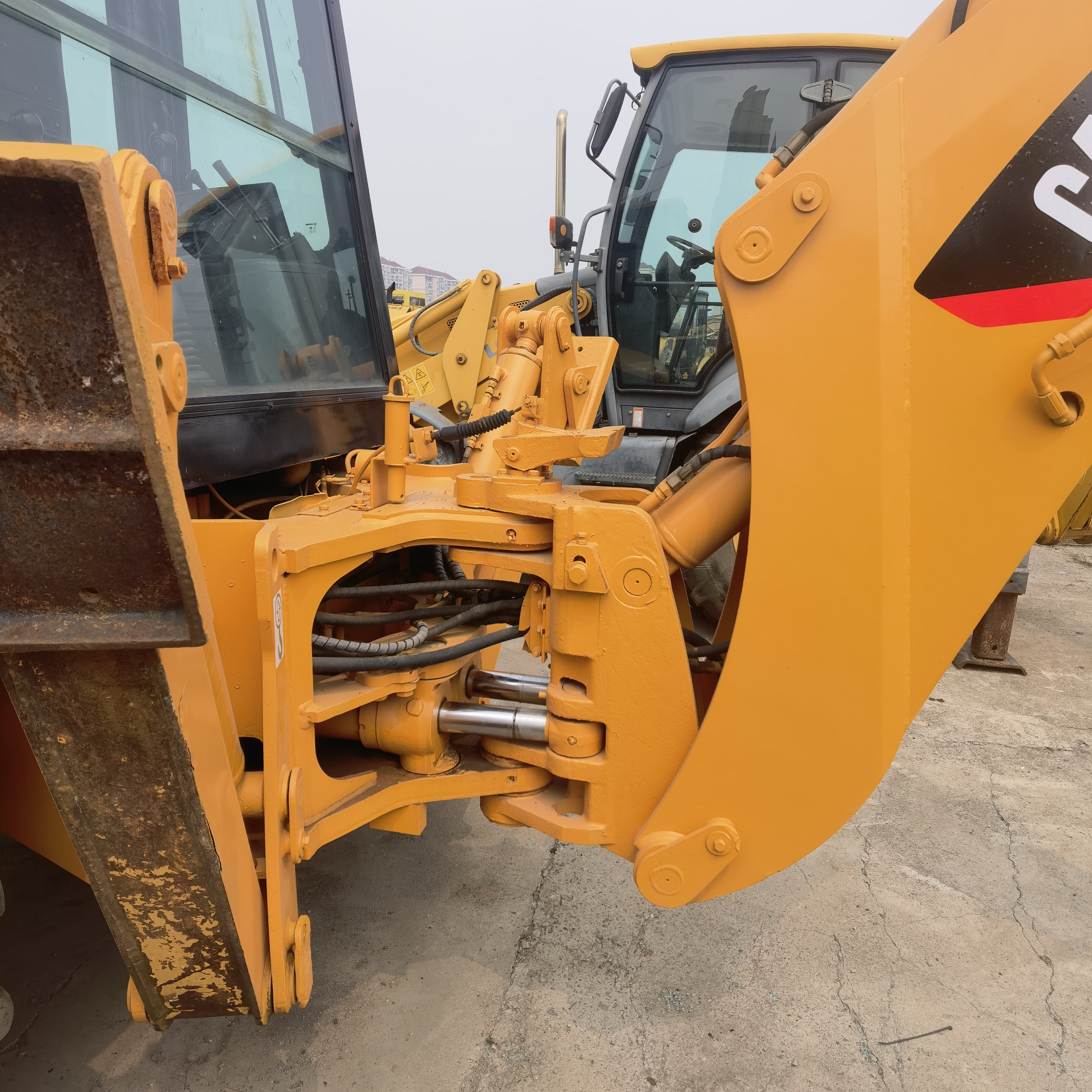 used backhoe loader CAT 416F with low working hours secondhand backhoe loader CAT 416F