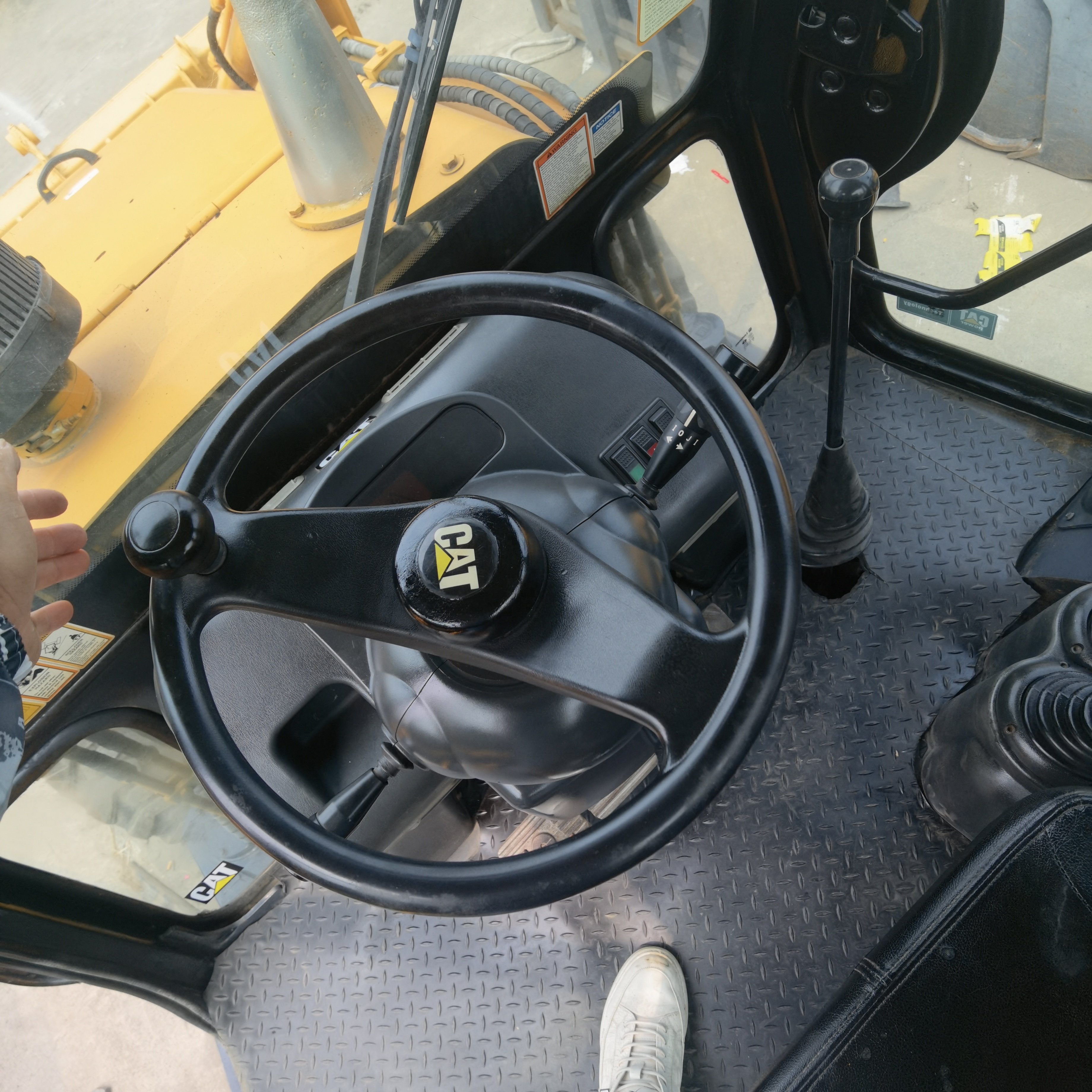 used backhoe loader CAT 416F with low working hours secondhand backhoe loader CAT 416F