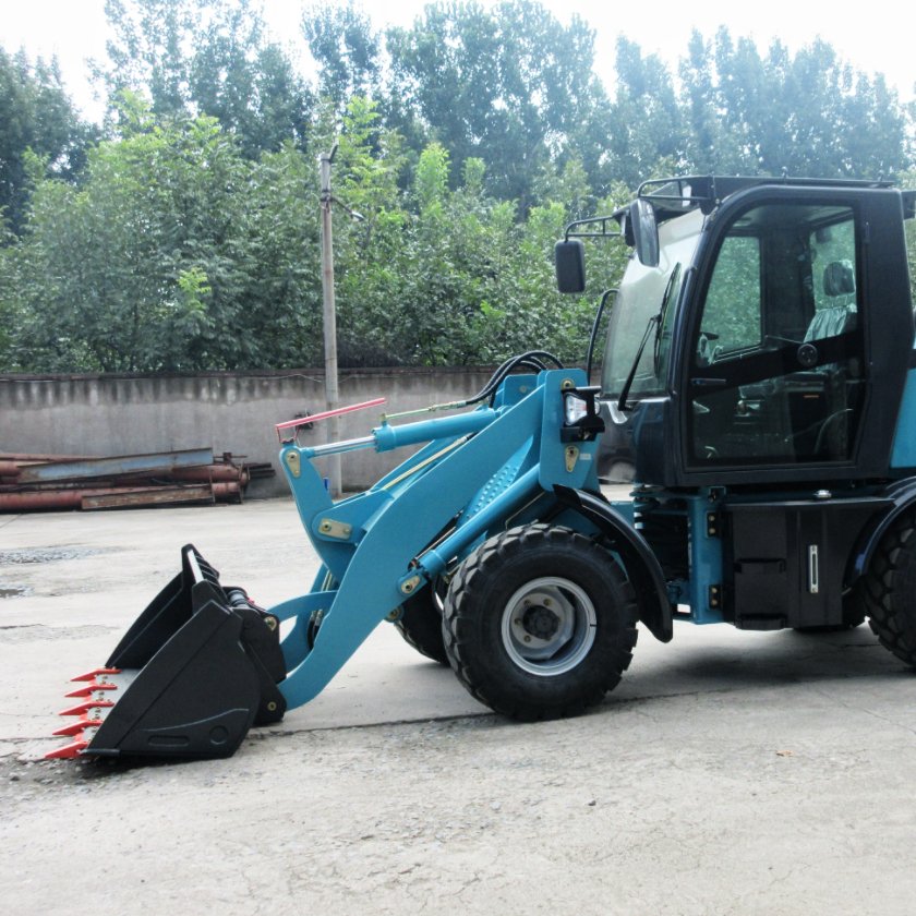 Best Selling Yesbetter 1.5T 1.6T 4x4 Articulated Small Diesel Engine Mini Wheel Front Loader Used Condition Core Sale China