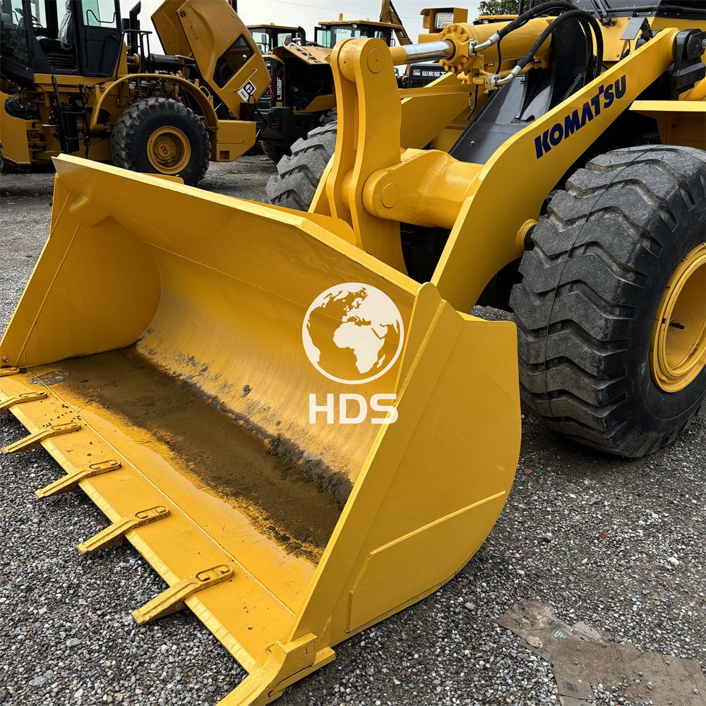 Cheap Used Komatsu WA380-3 Wheel Loader Original Japan, Used earth machine Komatsu WA320 WA360 WA380 WA470 heavy loader On Sale