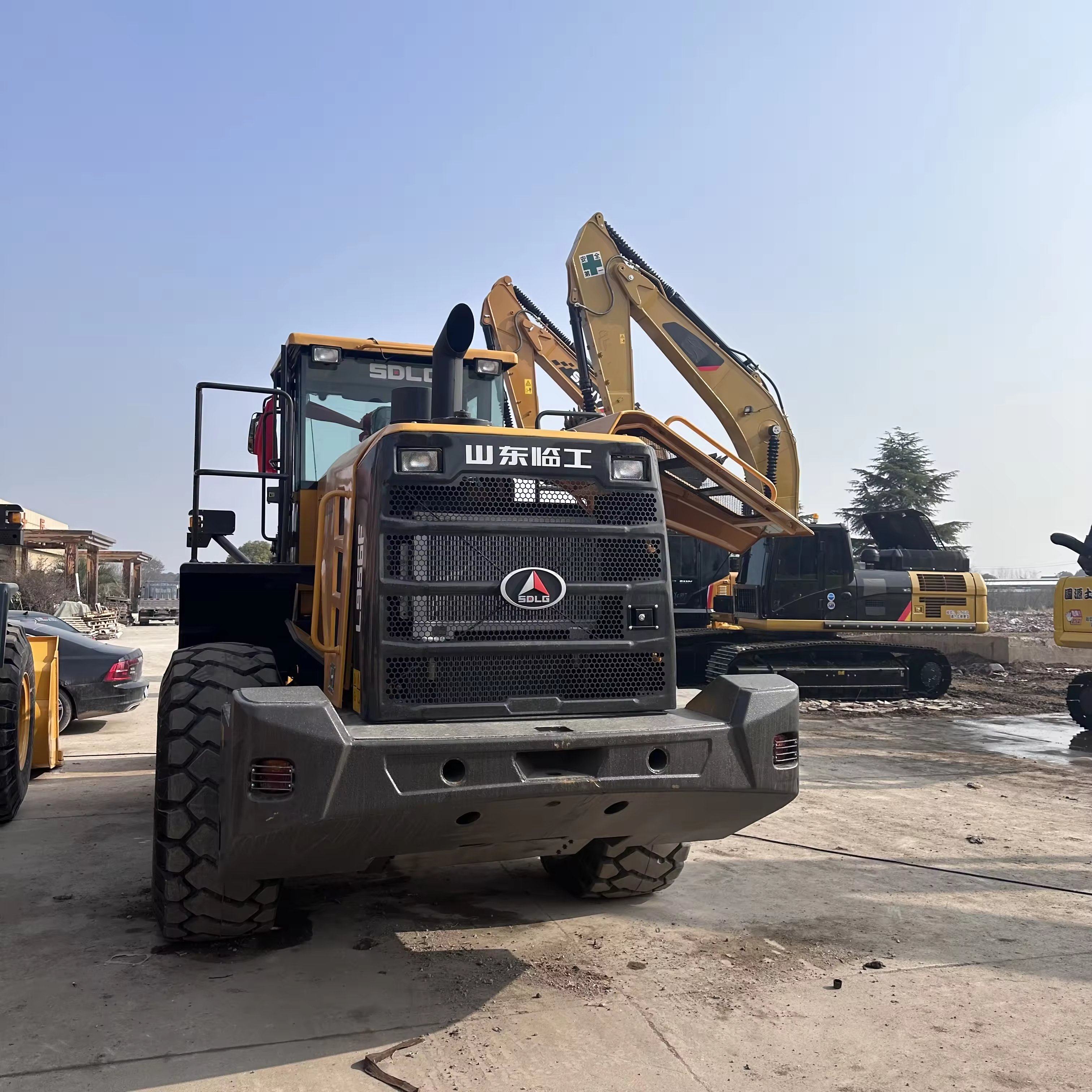 Used loaders SDLG 956F with powerful power and easy operation are selling well machine in stock