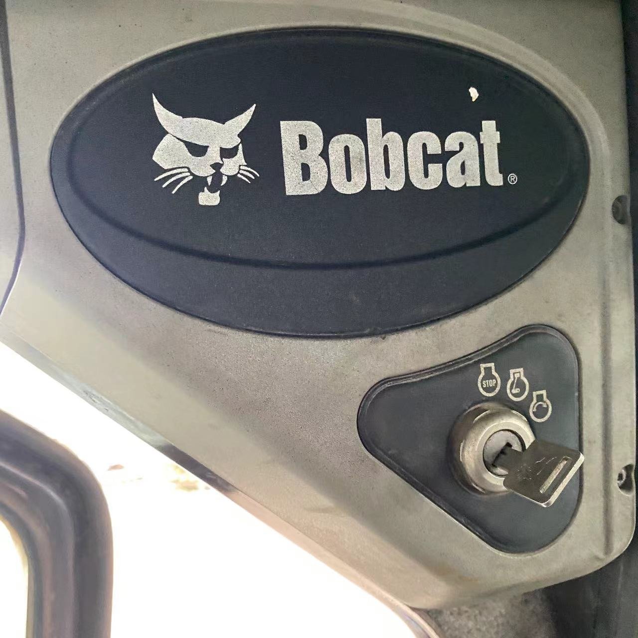 Used original of UK loader good condition BOBCAT S160 Hot sell Wheel Loaders in shanghai