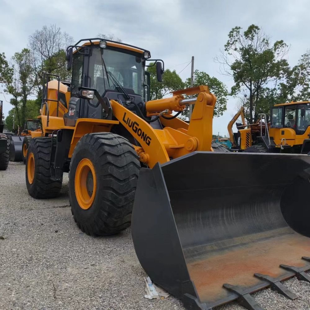 The best used excavator LG856 loaders is cheap good quality and has more than ten years of quality assurance
