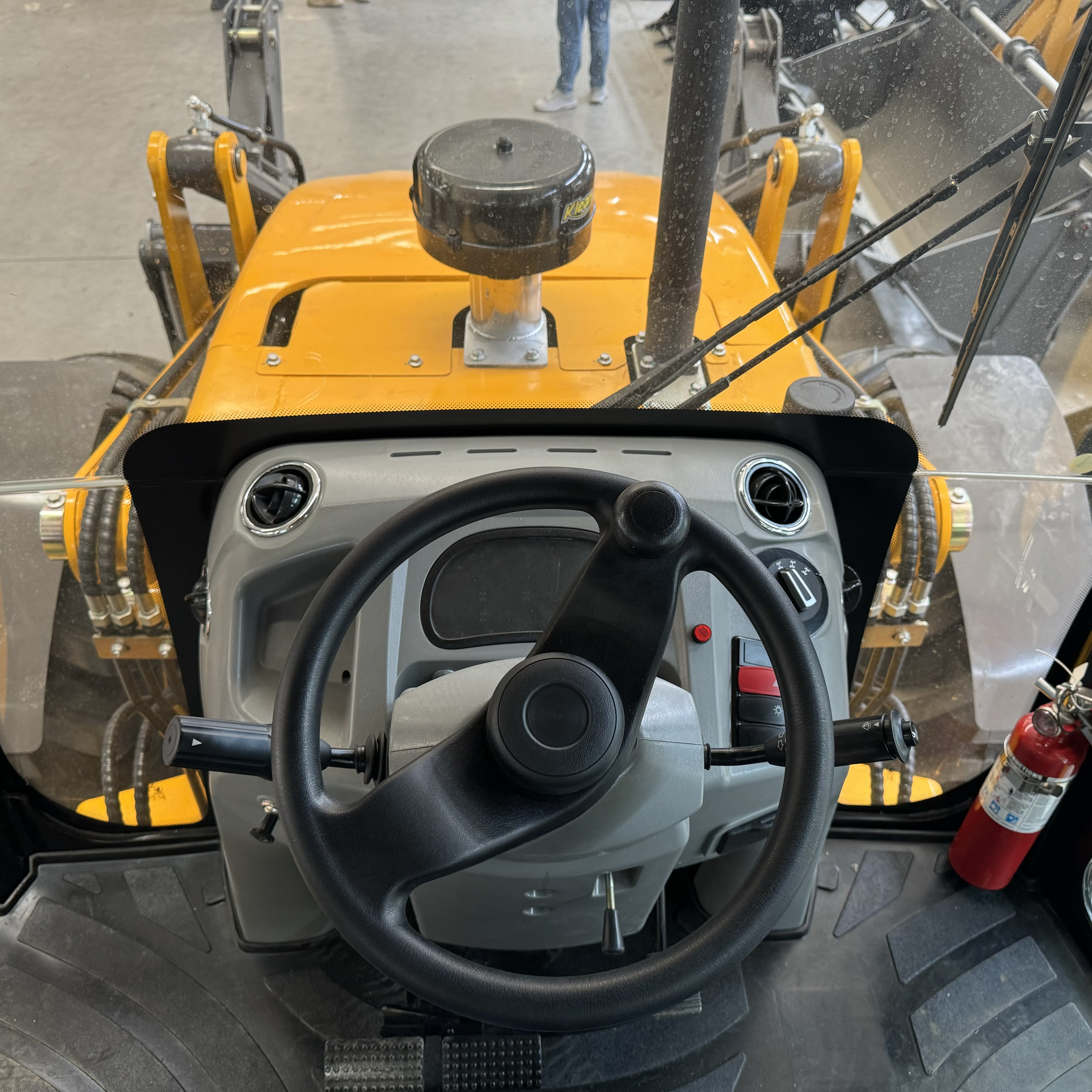 Wheel Front Loader Used Diesel Engine Backhoe with Yuchai Engine and Gearbox 1 Year Warranty