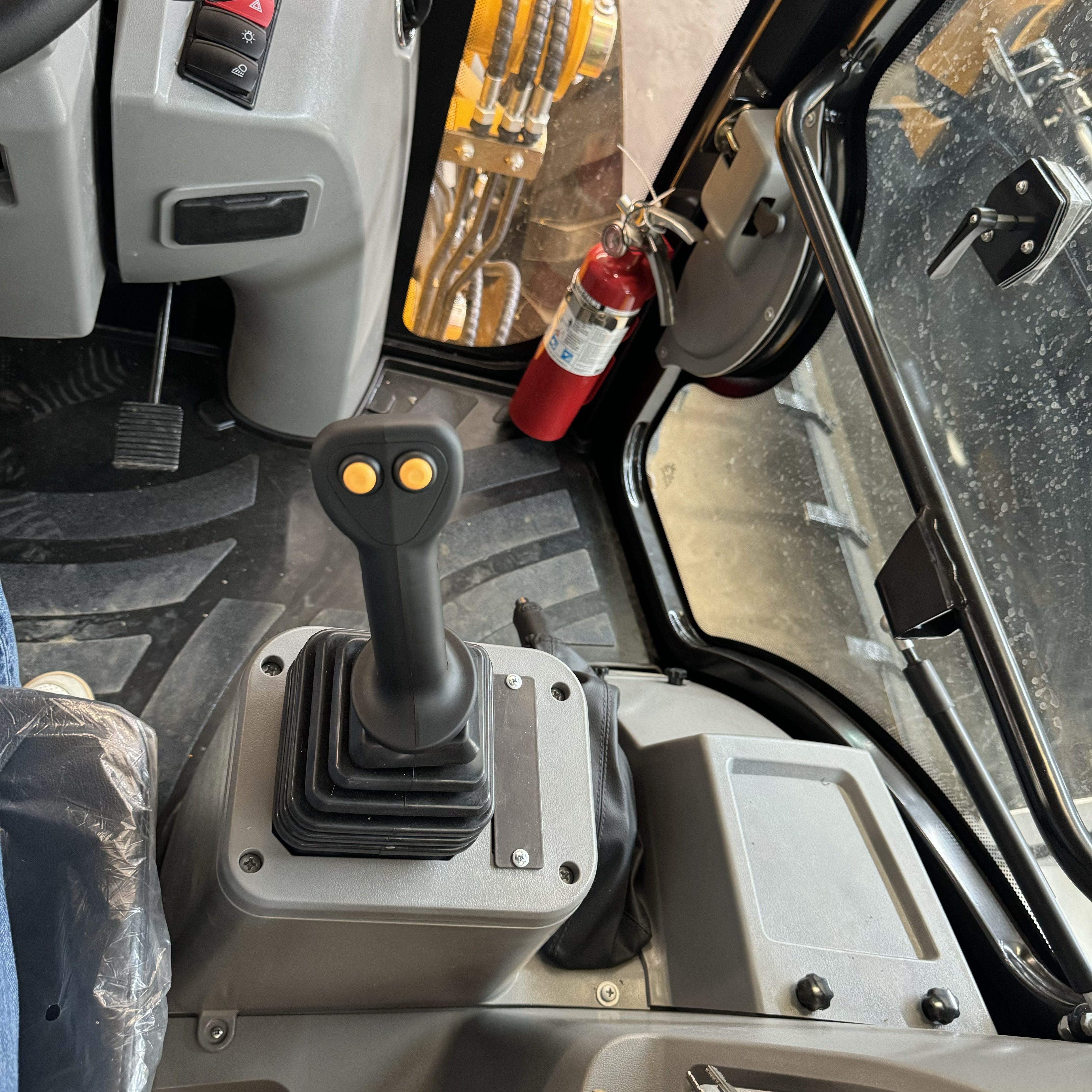 Wheel Front Loader Used Diesel Engine Backhoe with Yuchai Engine and Gearbox 1 Year Warranty