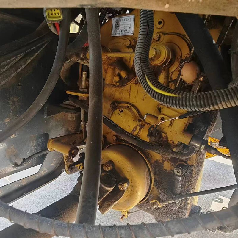Chinese made second-hand wheel loaders SHANYU with EPA and CE are sold at discounted prices