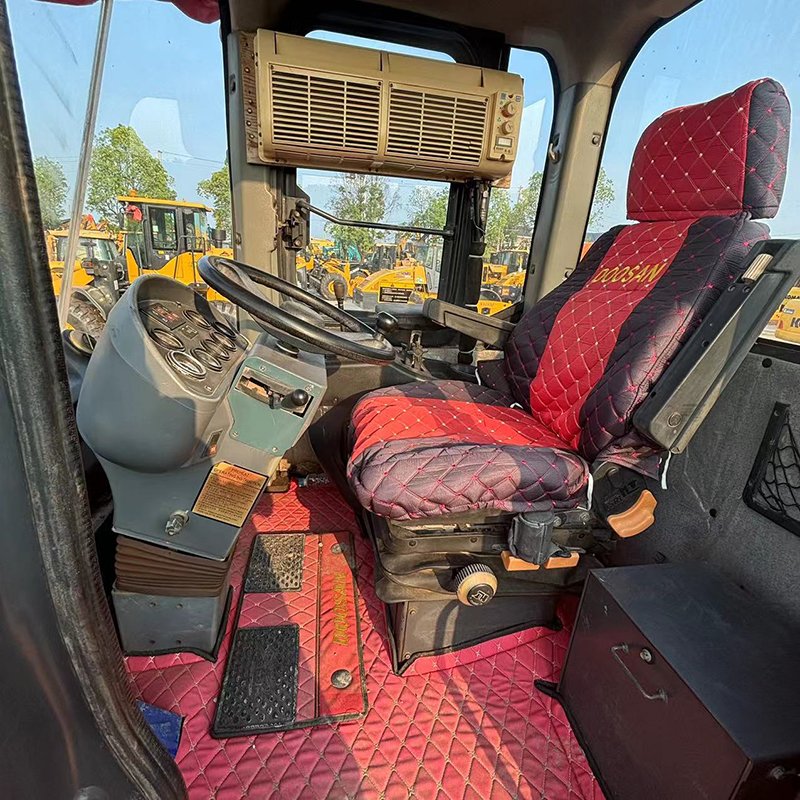 DOOSAN DL505 Cheap Price Second Doosan 505 Hand Loader Wheel Loader Used Loader Japan Original Import Provided United Kingdom