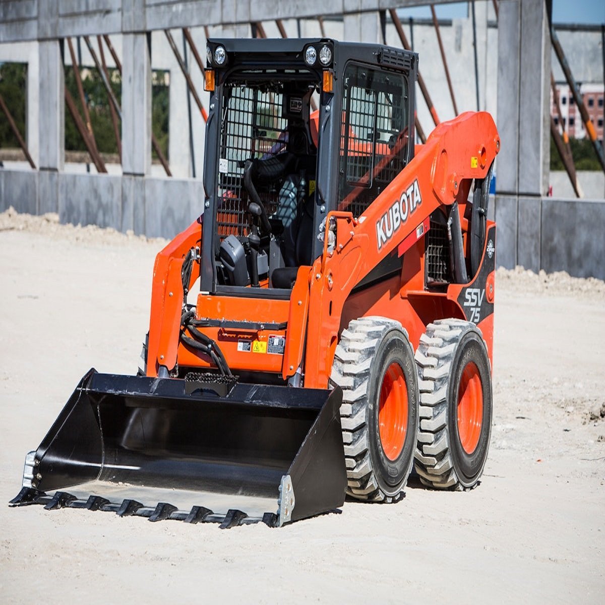 Steer skid kubota and Cat SVL 75-2 Used Skid Steer Loader good condition for sale