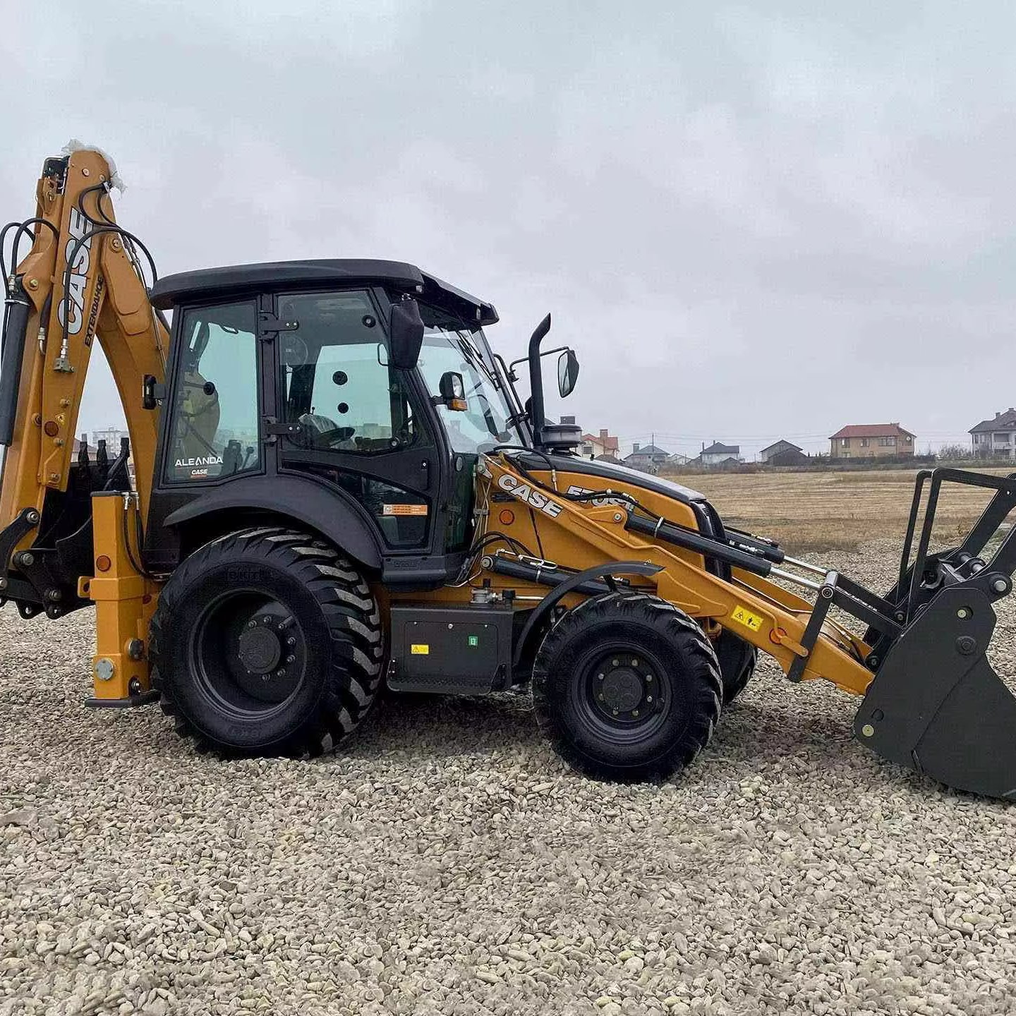 CASE 570SV BACKHOE LOADER AVAILABLE FOR SALE RIGHT NOW, VERY CHEAP, VERY MINDFULL, VERY DEMURE PRICES