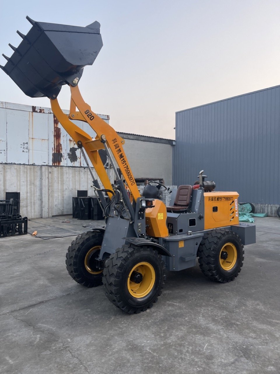 New Mini Loader China Earth-Moving Machinery 800KG Payload Can Lift 3.2 Meters Wheel Loader Farms Home Use Featuring Gearbox