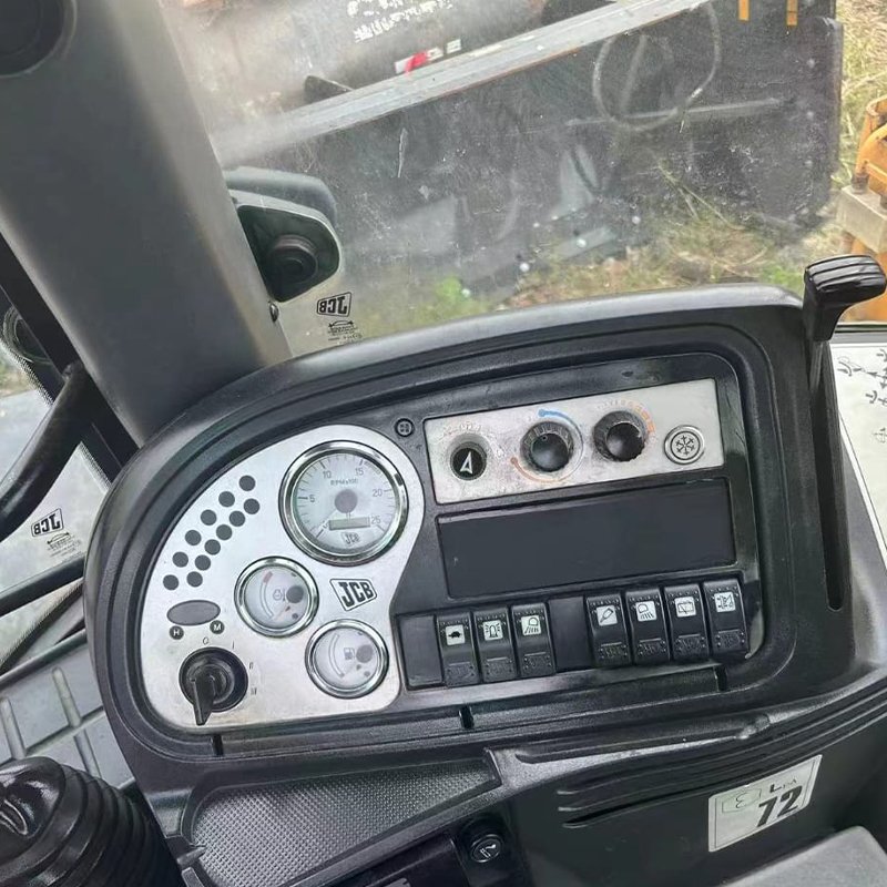 Popular Choice 2019 Model JCB 3X Backhoe Versatile Machine Designed for Various Construction and Excavation Tasks