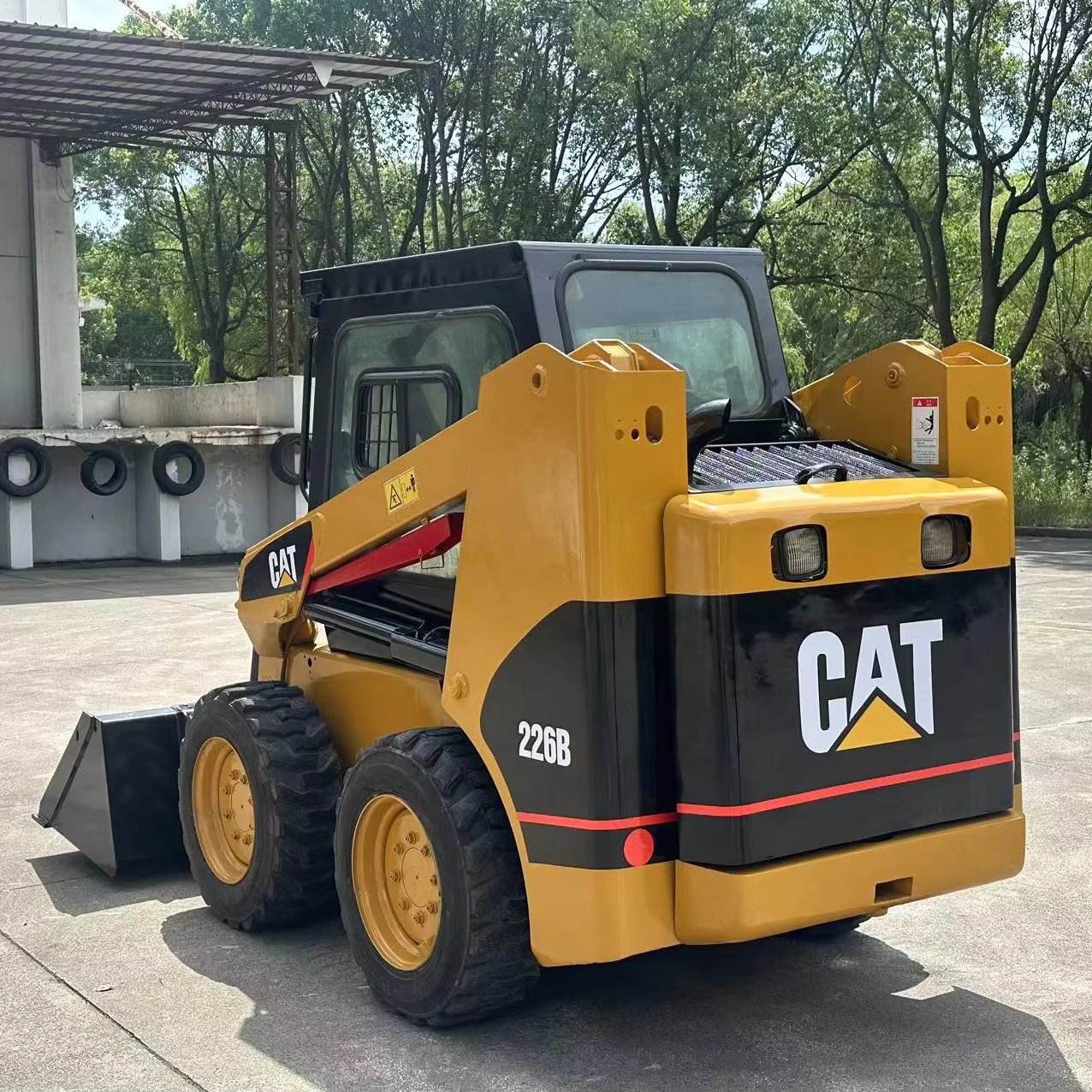 Japan Earth-moving Machinery used CAT 226B Mini Wheel Loader Caterpillar Skid Steer Loader